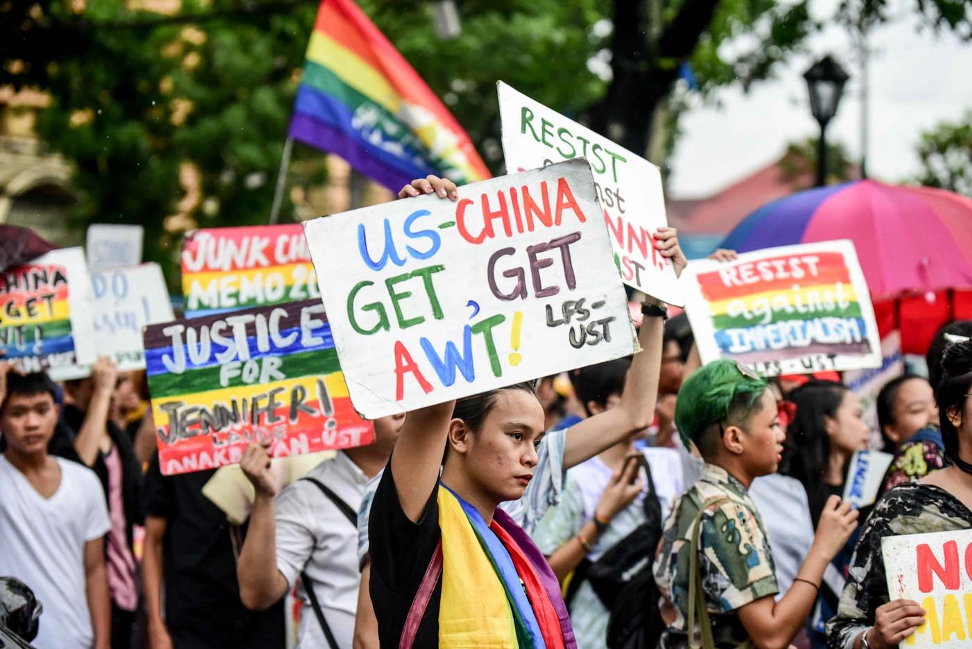 PRIDE IS A PROTEST. Progressive organizations join the 2019 Pride March with calls concerning various social issues. Photo by Alecs Ongcal/Rappler 