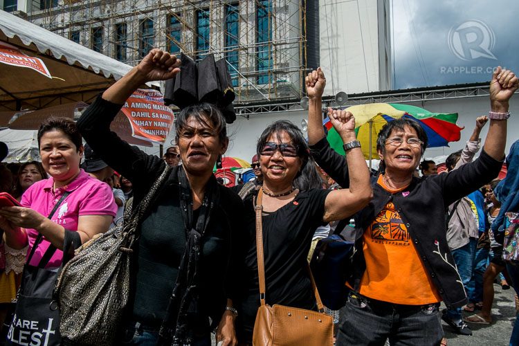 VICTORIOUS. A group of elderly women from barangay San Antonio rejoice upon hearing that the Court of Appeals stops the suspension order of Mayor Binay. 