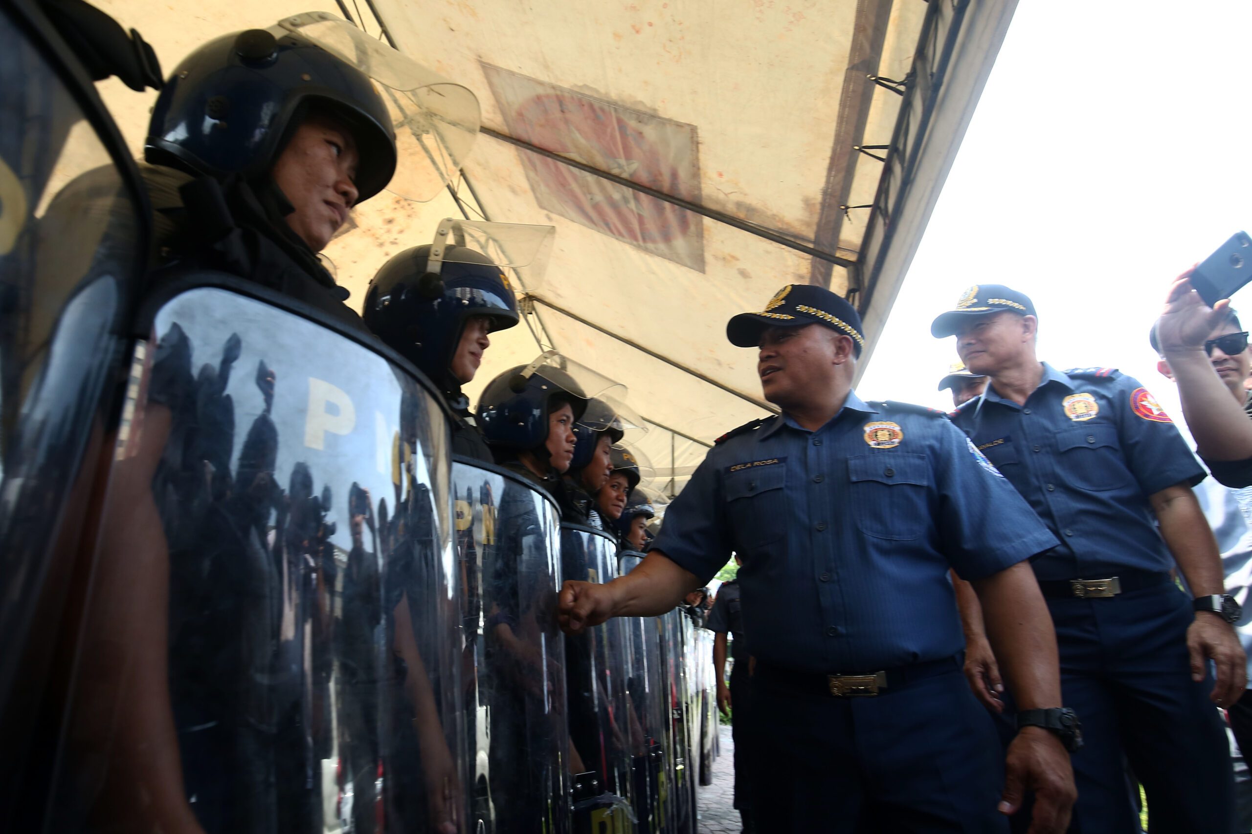 PNP’s Dela Rosa threatens to shoot down scalawag cops after he retires