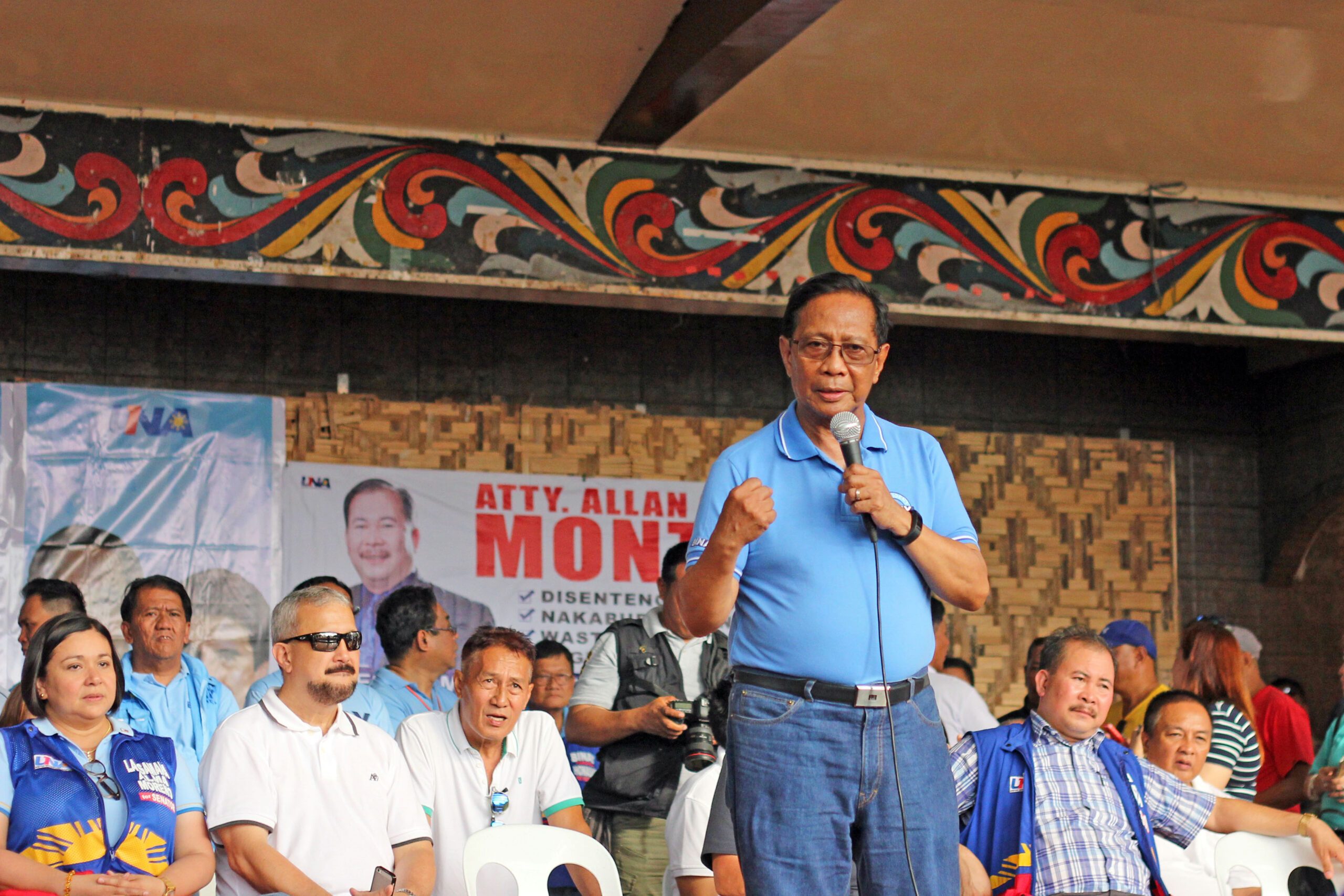 Binay to voters: Take politicians’ money but vote for your choice