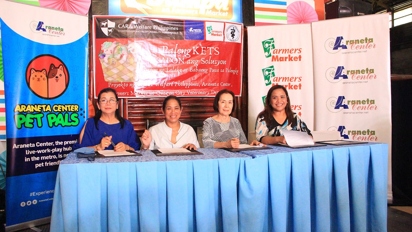 DONE DEAL. Restaurateur Margarita Fores leads the contract signing of the TNR program with CARA Welfare Philippines. Photo courtesy of the Araneta Center 