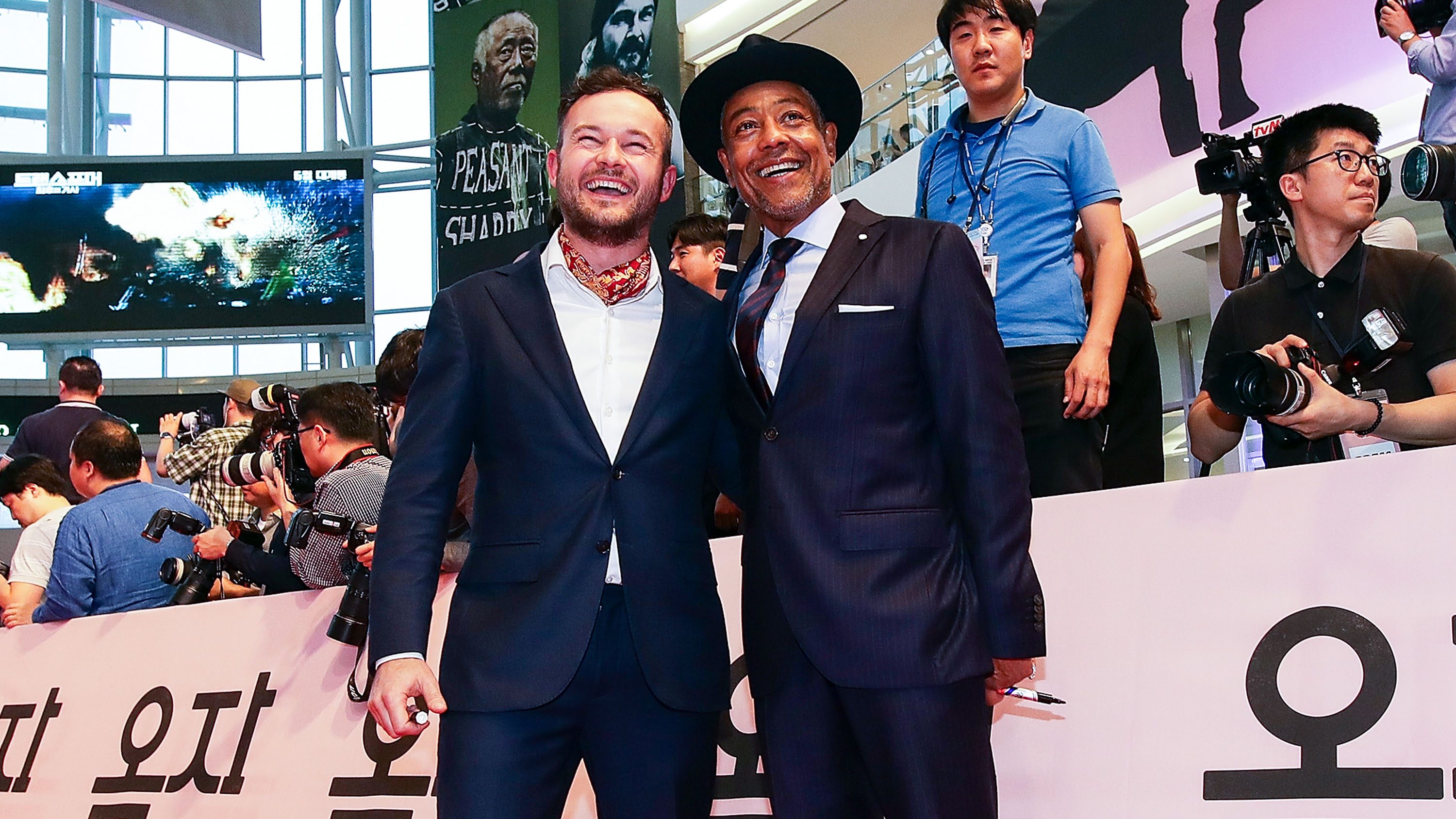 CO-STARS. Daniel Henshall (left) and Giancarlo Esposito at the Korean red carpet premiere of 'Okja.' Photo by Chung Sung-Jun/Getty Images for Netflix  
