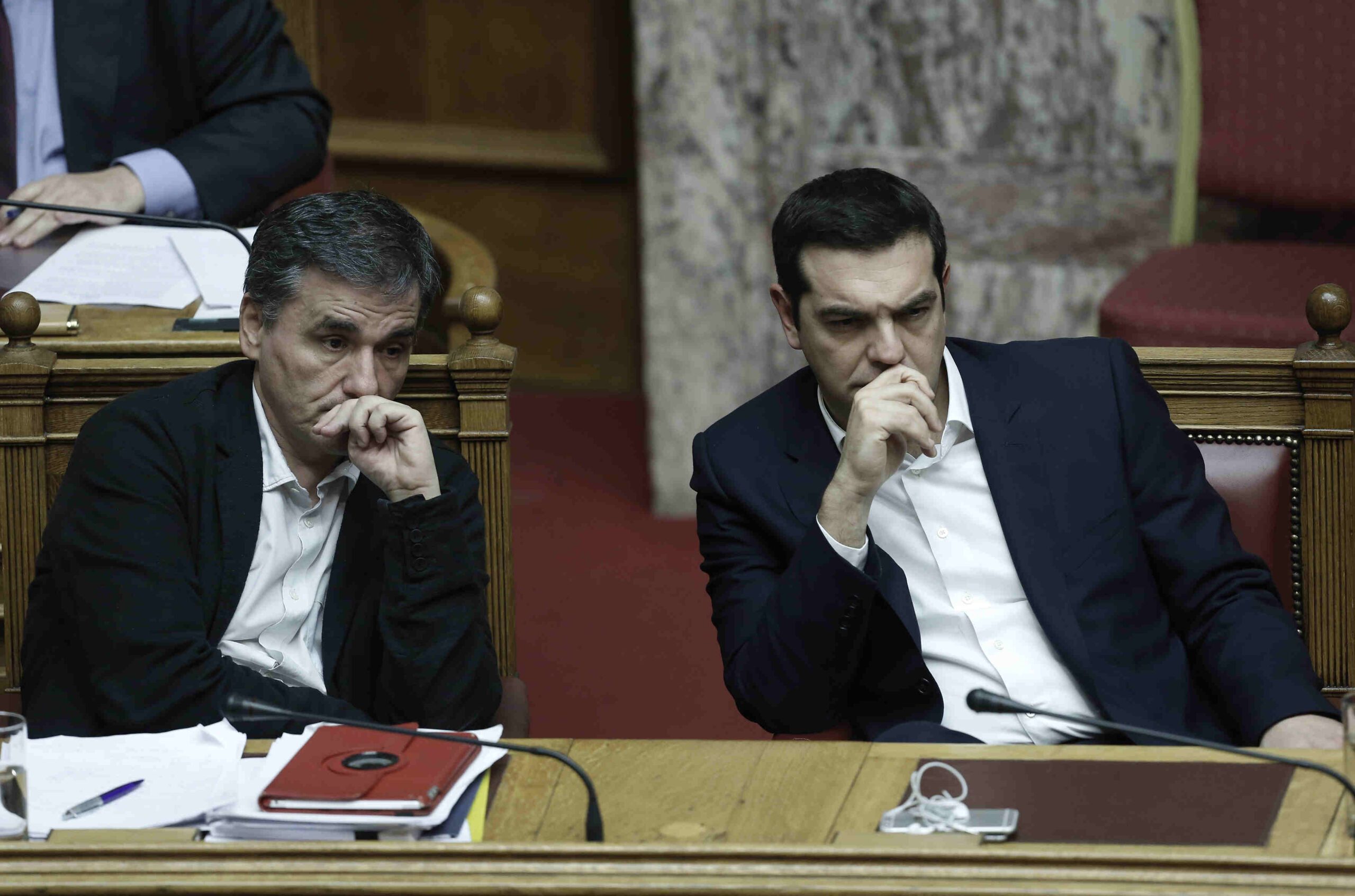 Greece passes ‘tough’ austerity-extending 2016 budget