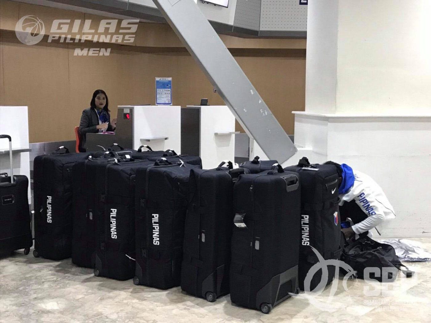 ALL SET. The team lines up its luggage for its flight to Guangzhou, China.  Photo from Samahang Basketbol ng Pilipinas   