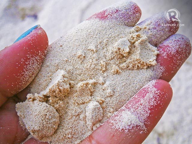 POWDERY. Malinao’s sand is fine and yielding. Photo by Shugah Pauline Gonzales 
