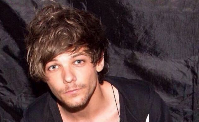 ‘1D’ singer Louis Tomlinson’s win in football club shirt design competition draws flak