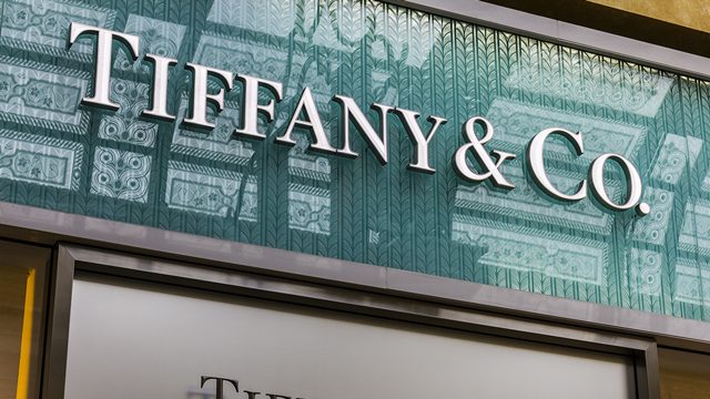 LVMH puts ring on jeweler Tiffany in $16.2-billion union