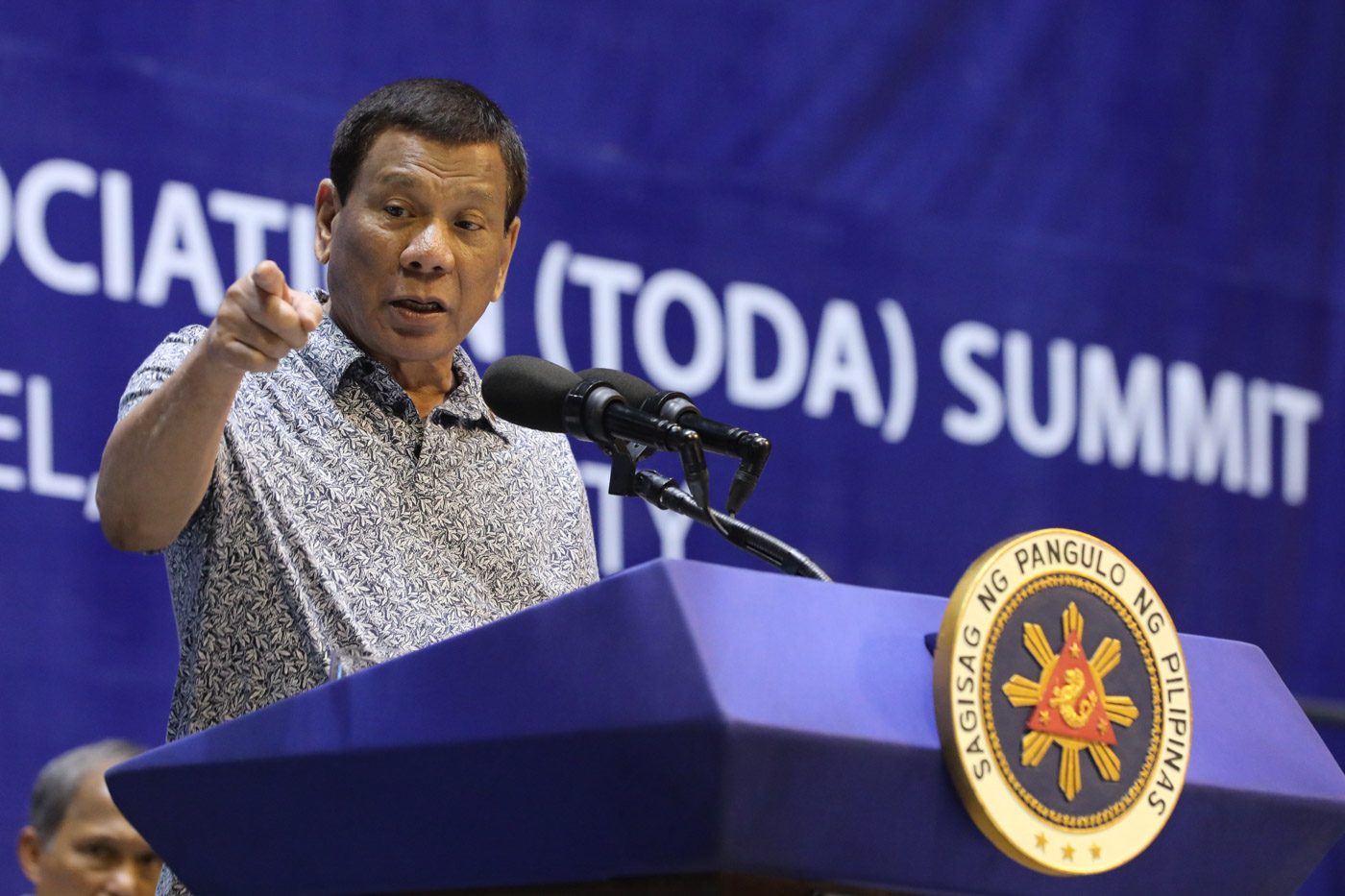 Duterte to fire 2 agrarian reform officials