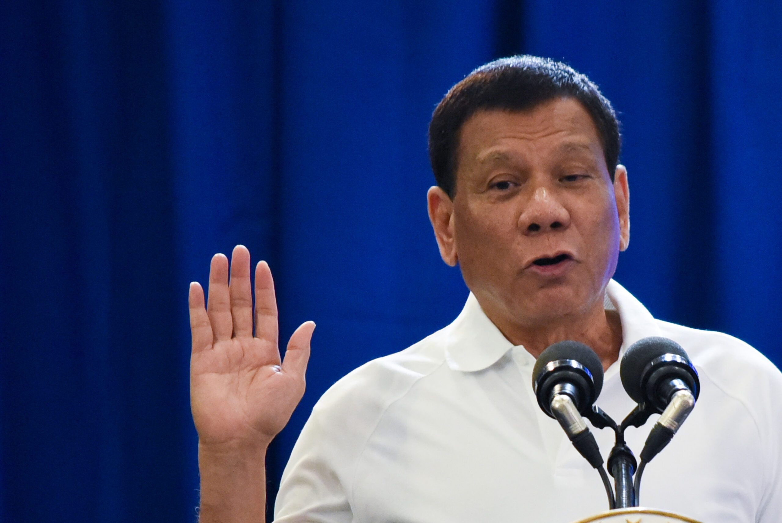 Duterte vows to build socialized housing on Mile Long property