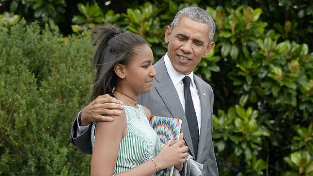 Obama takes daughters on New York outing