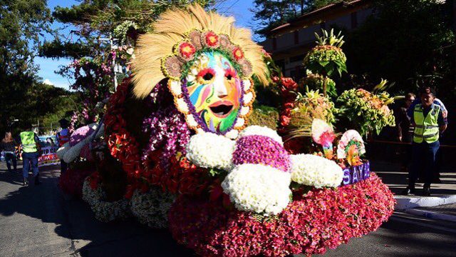 VISAYAS. The Visayas float at the Miss Universe parade in Baguio is Masskara Festival themed. All photos by Alecs Ongcal/Rappler 