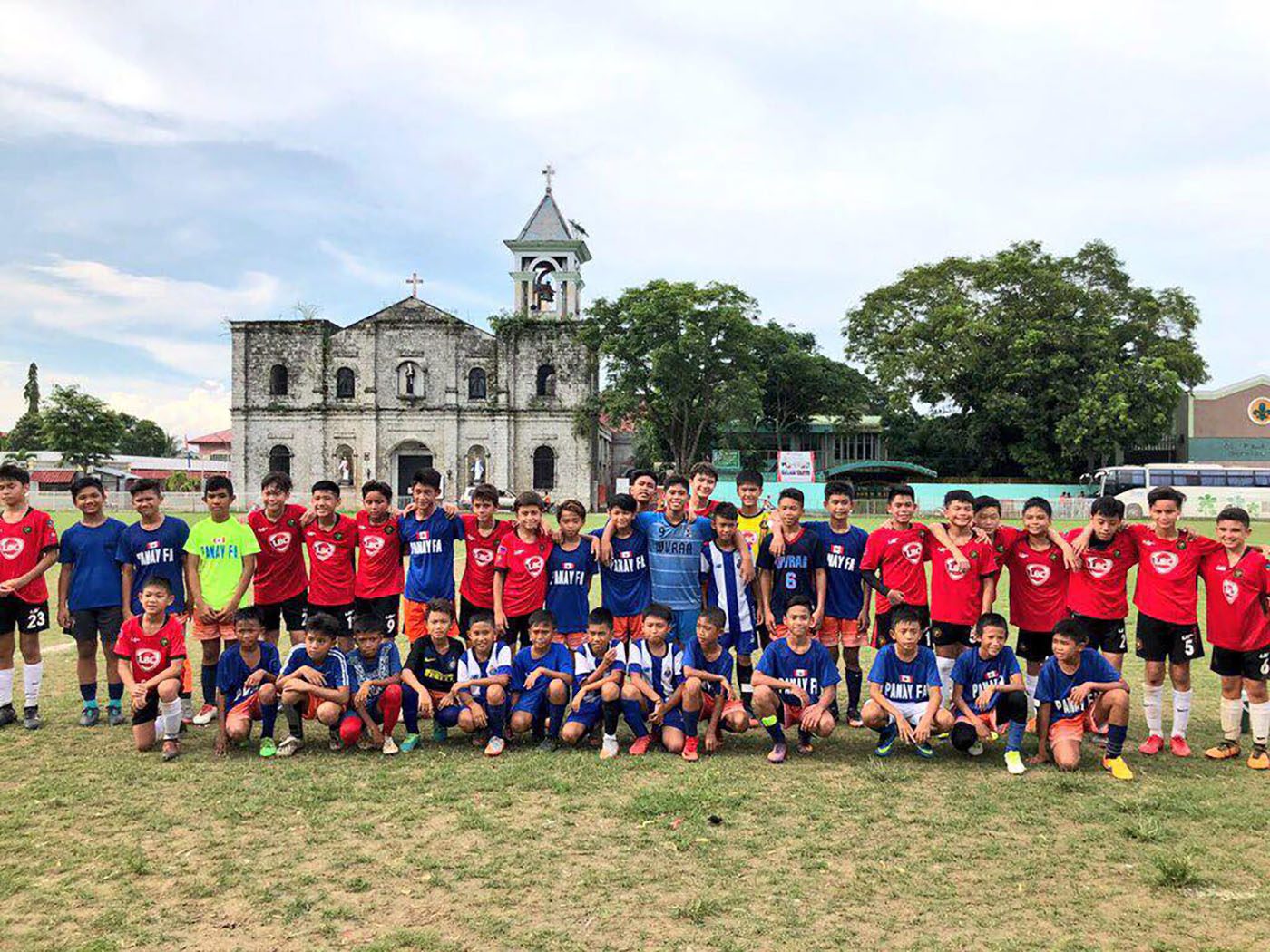COMMUNITY. Kaya organizes youth games like this one in Barotac. Photo courtesy of Kaya FC-Iloilo  
