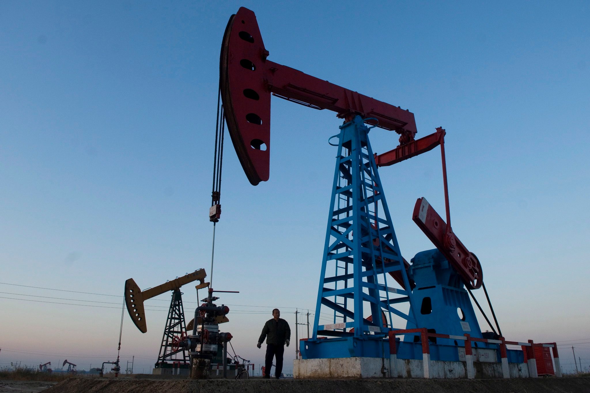 Iran: Oil production freeze would prolong sanctions