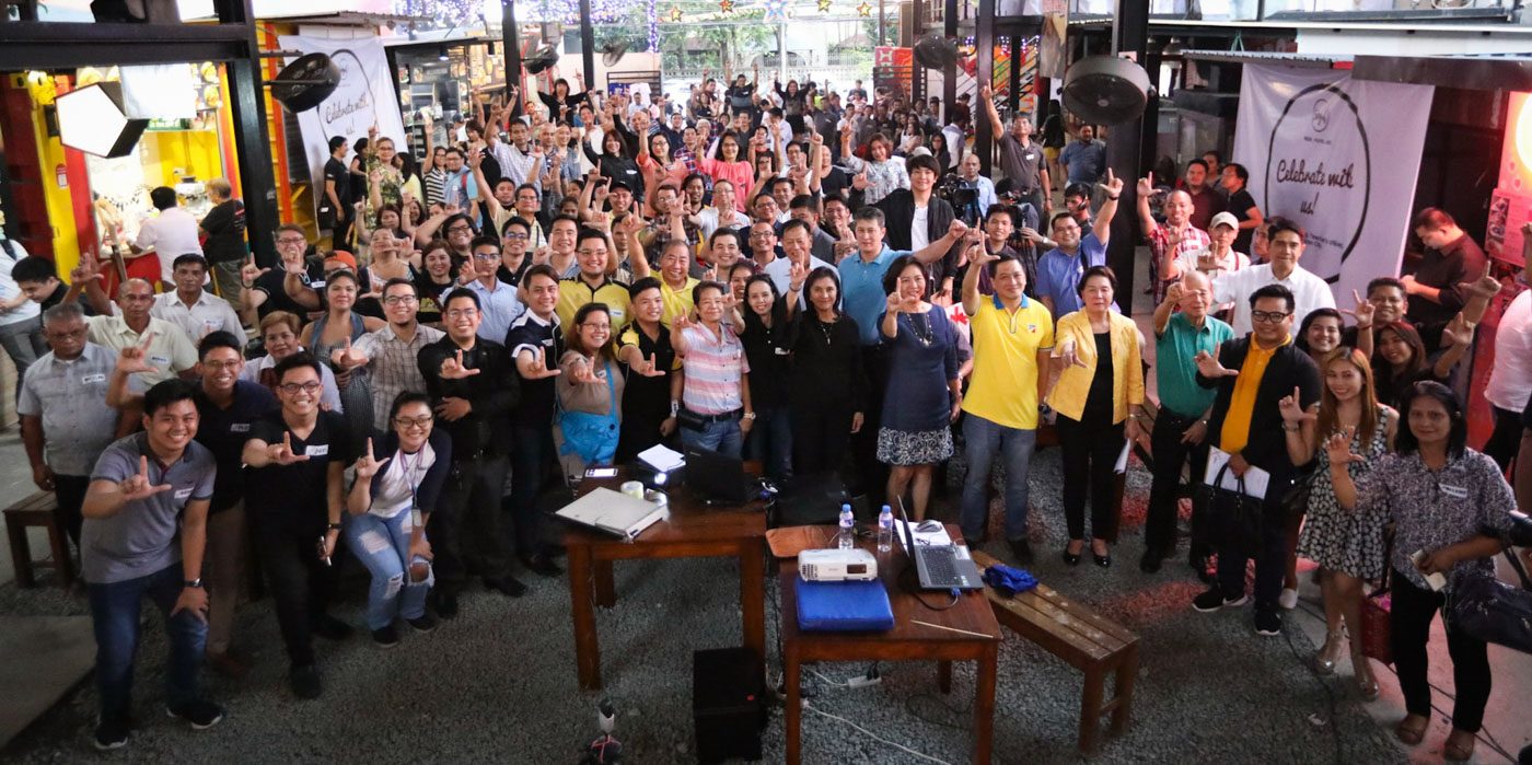 'LABAN, LP.' Vice President Leni Robredo leads LP members in flashing their signature 'laban' hand sign. Photo by OVP  