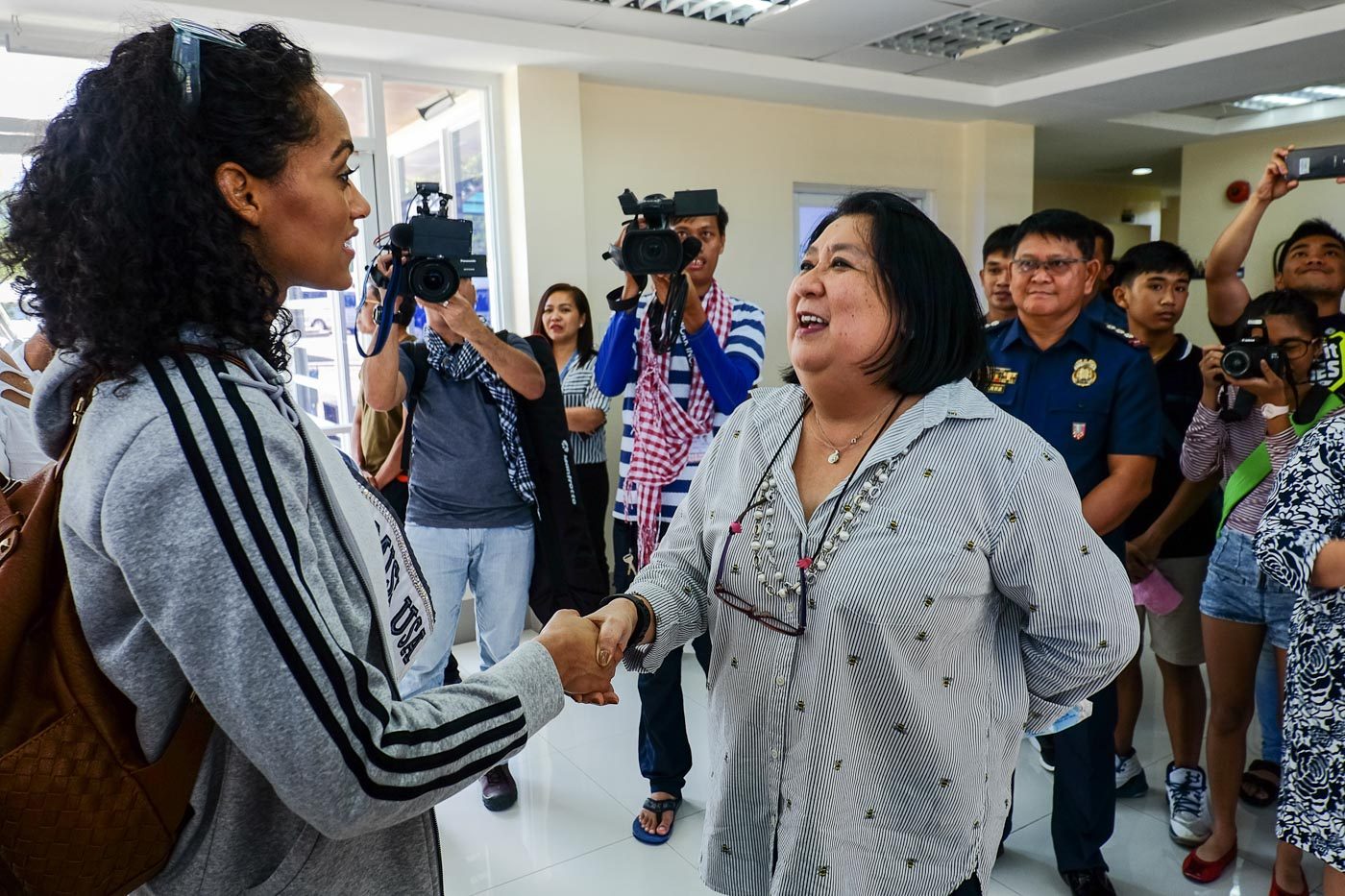 OFFICIAL WELCOME. Miss USA Kára McCullough is welcomed by Camiguin Governor Maria Luisa Romualdo  
