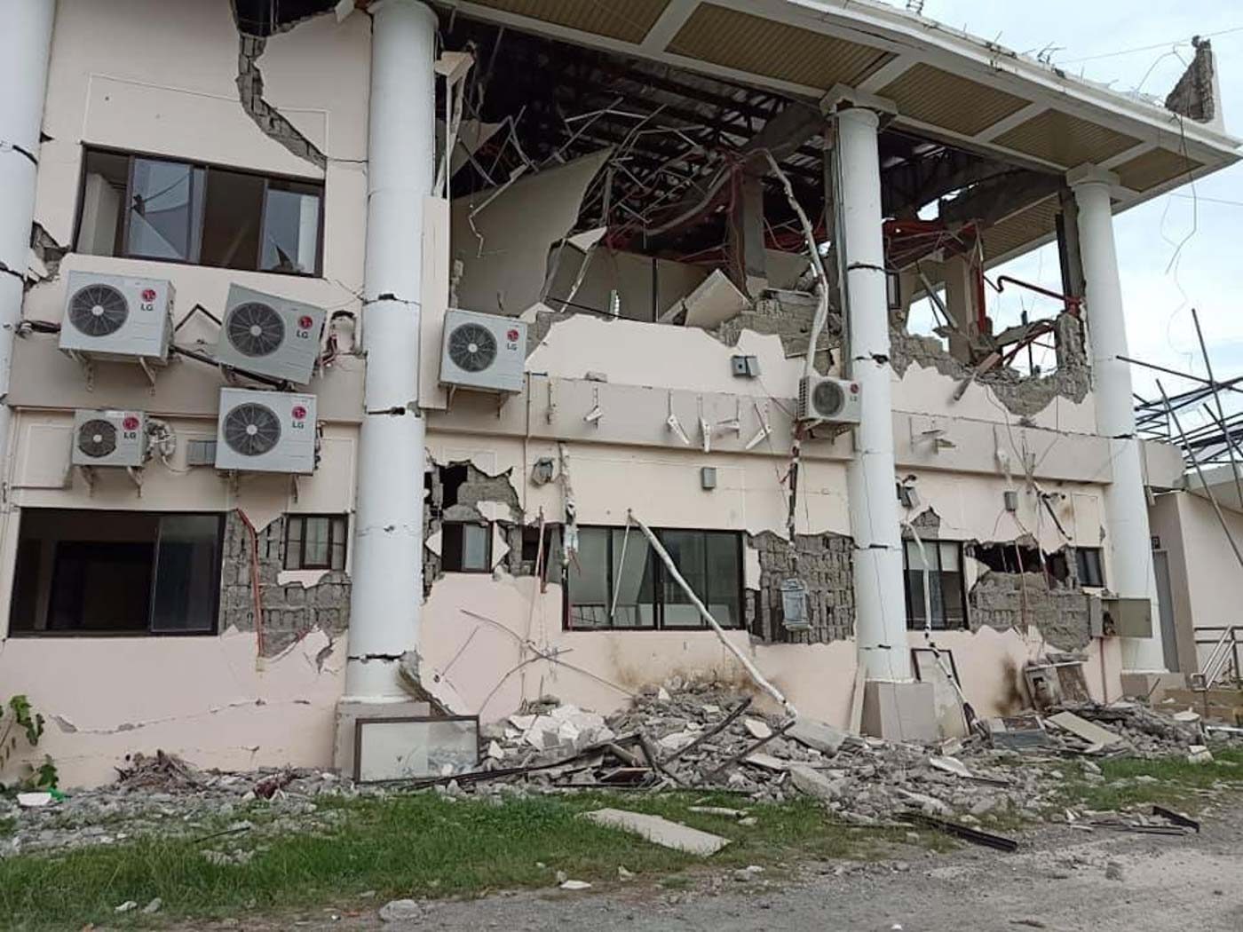 HIT AGAIN. The Magsaysay Municipal Hall in Davao del Sur is further damaged on December 15, 2019. Photo from Anthony Allada 