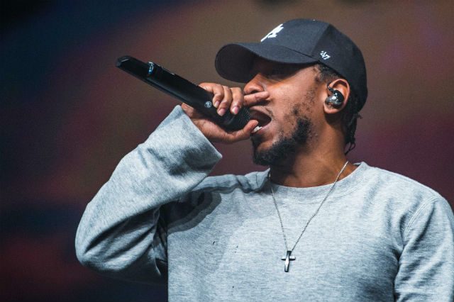 Hometown Compton honors Kendrick Lamar before Grammys
