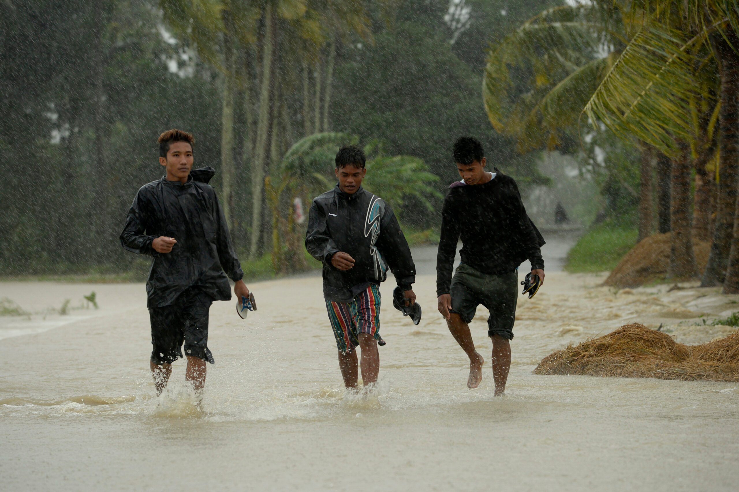 Typhoon Lando: Rain deepens flood misery