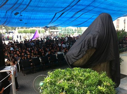 PROTEST. Statue of chief justice Cayetano Arellano, 1st Supreme Court chief justice of the Philippines, was covered with black cloth as part of protest actions vs Renato Corona trial. Photo by David Santos