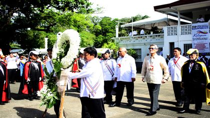 PAYING TRIBUTE. Cavite officials lay a wreath on the tomb of Gen Emilio Aguinaldo, who proclaimed Philippine independence in 1898. Photo by Matthew James Balicudiong
