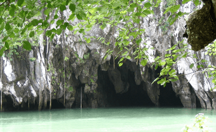 NATURE'S WONDER. The Puerto Princesa Underground River makes it to the list of World's New 7 Wonders of Nature. Photo from new7wonders.com 