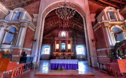 STA MONICA. The interior of the church in Sarrat, Ilocos Norte. Photo by Fung Yu.