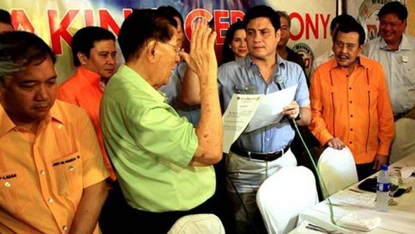 NO CHEATER. Former President Joseph Estrada defends Miguel Zubiri, saying he did not cheat in the 2007 polls. File photo from Senate website