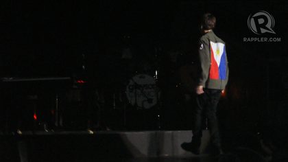 'MAHAL KO KAYO' MOMENT. Greyson sported the Philippine flag at the back of his military-inspired jacket. Photo by Bert Sulat Jr.